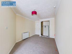 DOUBLE BEDROOM- click for photo gallery